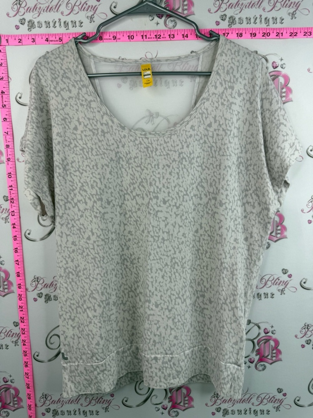 Lole T-shirt top dotted animal print Light Gray Patterned Short Sleeve Top